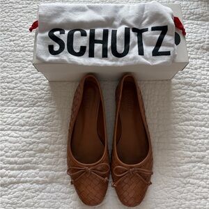 SCHUTZ Women's Tan Woven Flats